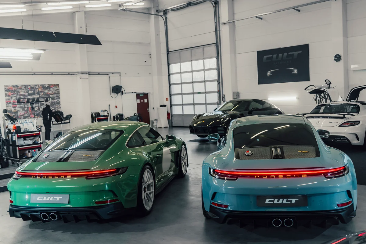 2x Porsche 911 ST